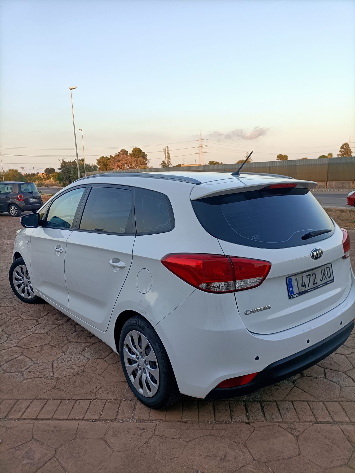 Kia  Carens KIA CARENS. 1.6 GDI 135CV - imagen 4