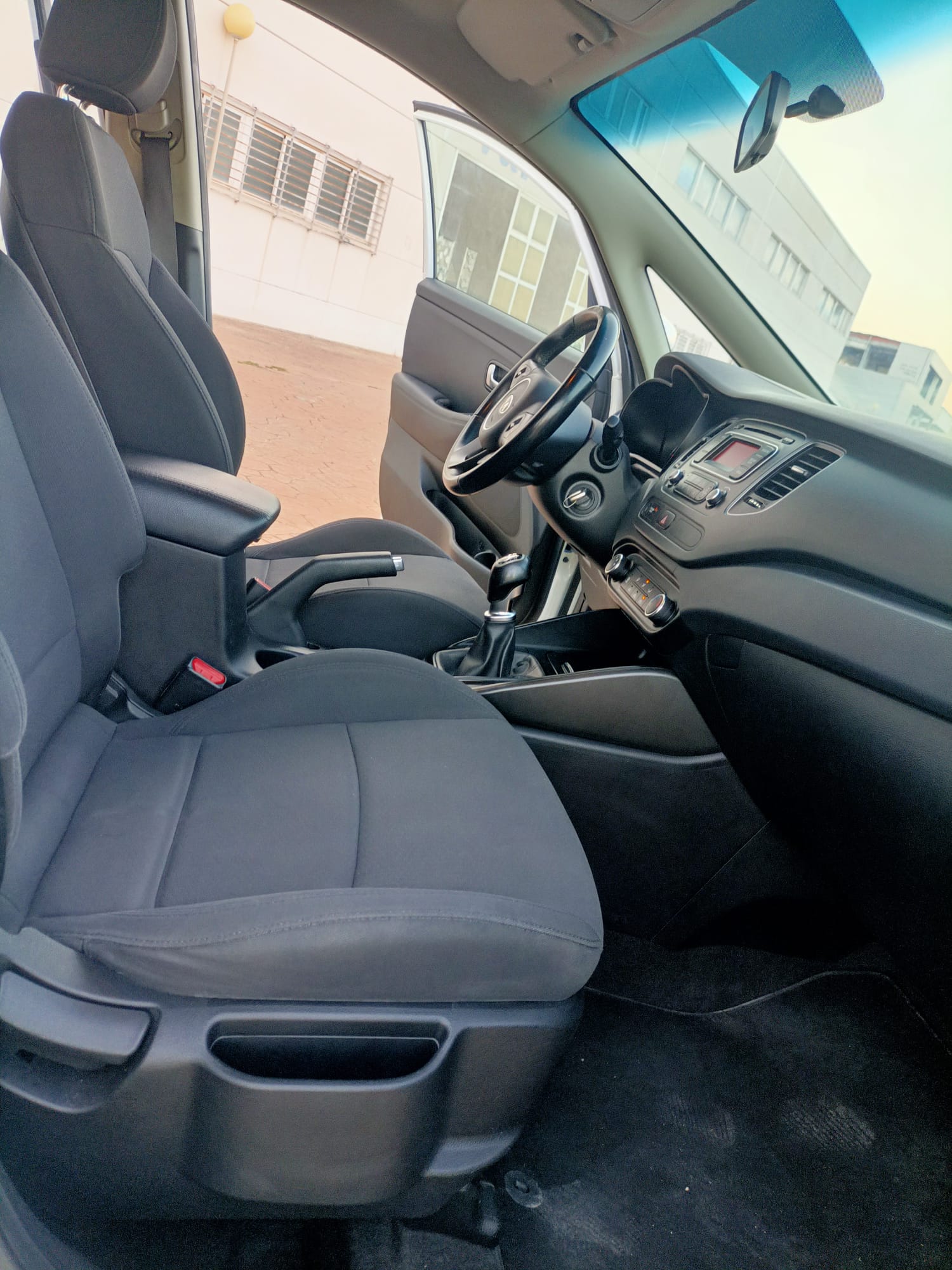 Kia  Carens KIA CARENS. 1.6 GDI 135CV - imagen 8