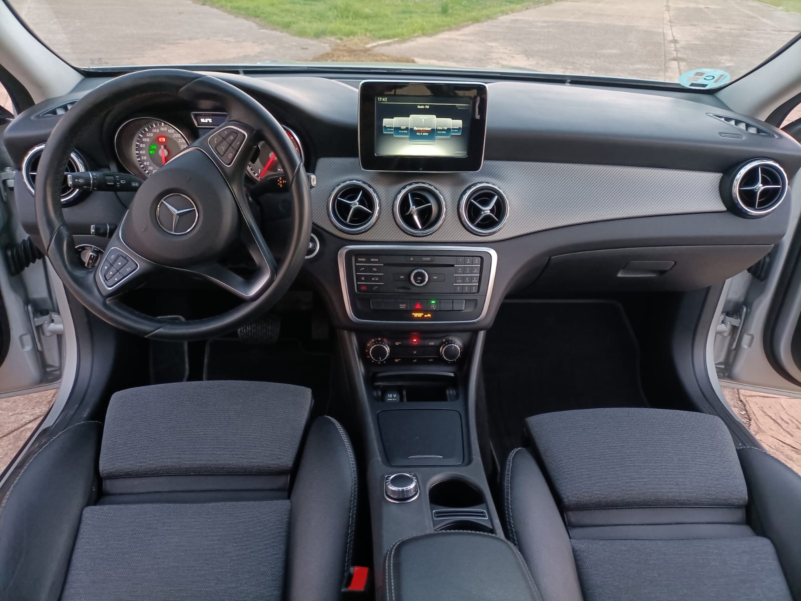 Mercedes Benz  Clase Gla 200D MERCEDES BENZ CLASE GLA 200D 136CV - imagen 7