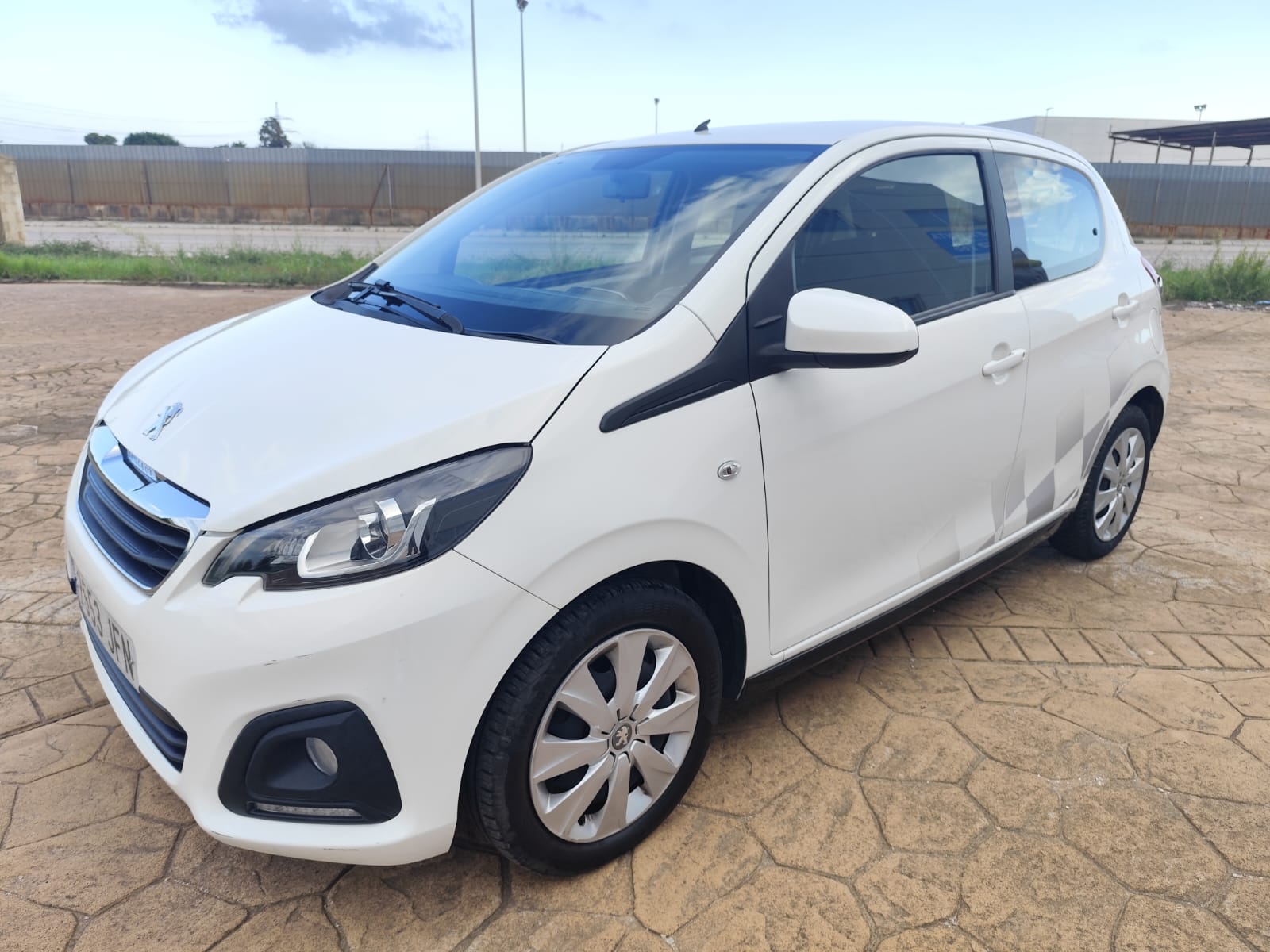 PEUGEOT 108 1.2 80CV - imagen 1