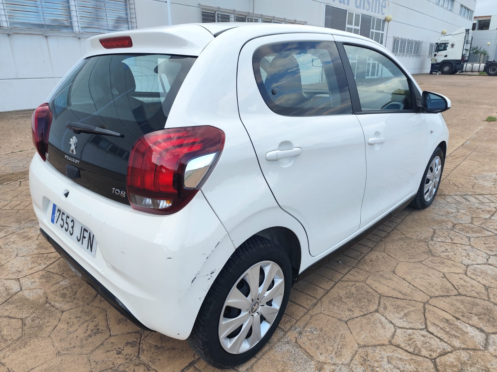 PEUGEOT 108 1.2 80CV - imagen 3